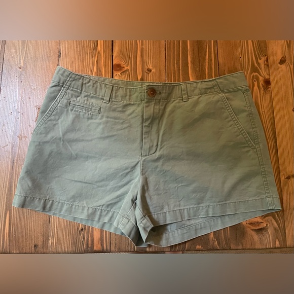 Gap khaki shorts - Picture 1 of 3